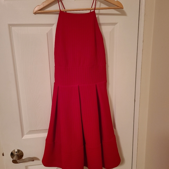 Little Red 3D-Mesh Dress - Picture 2 of 4